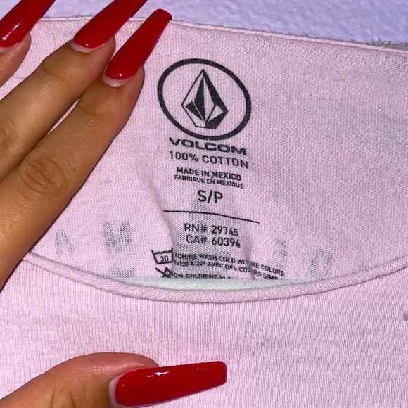 A womens 1991 Volcom cut cropped top. - Picture 2 of 3